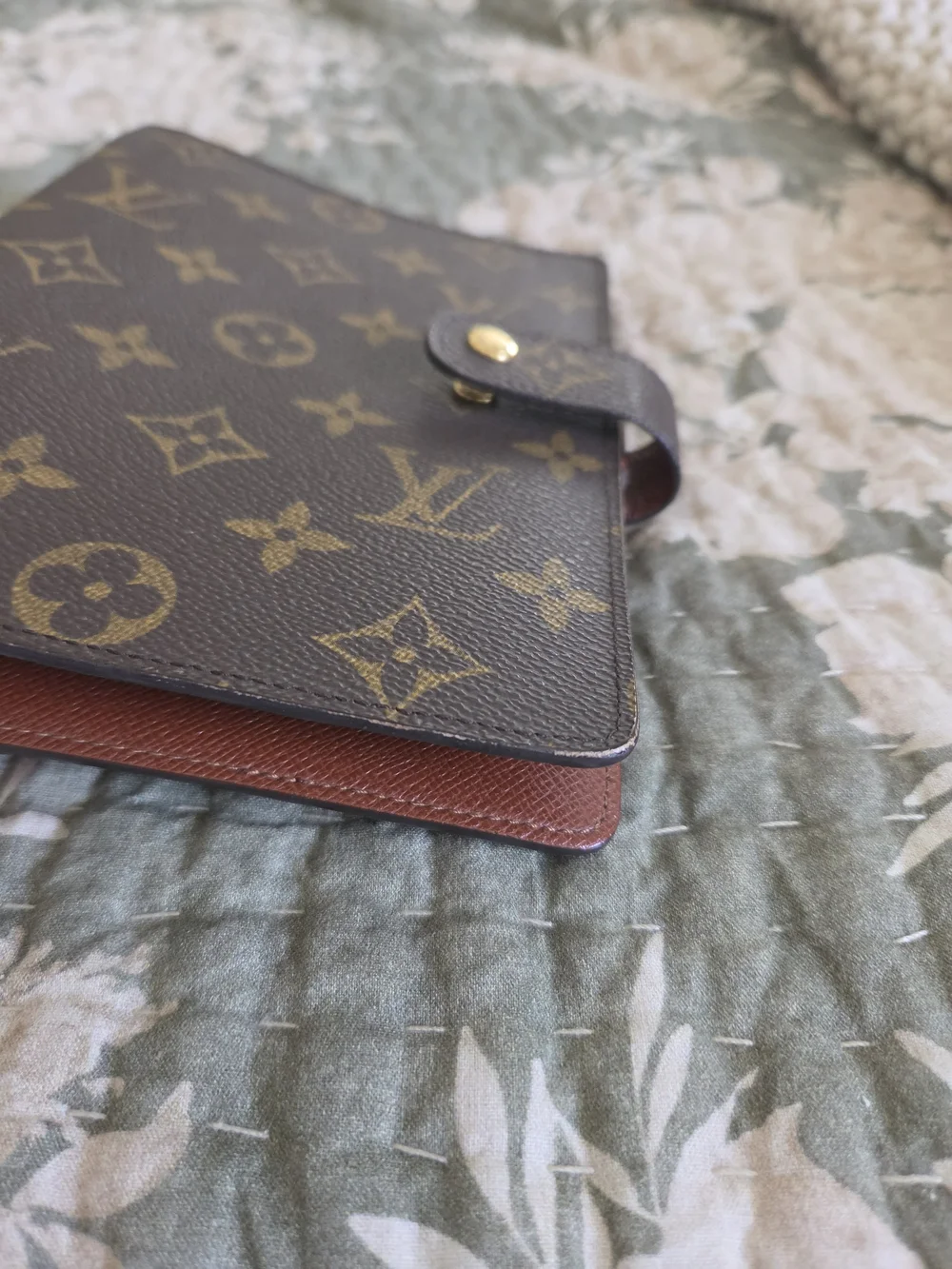 Louis Vuitton Monogram Canvas Medium Agenda - Picture 9 of 12